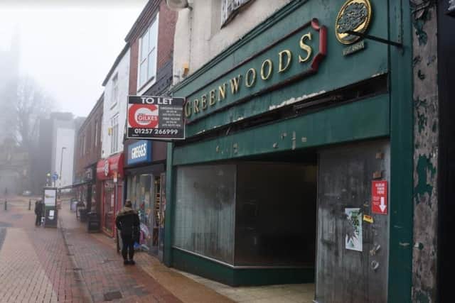 It looks as though plans to open a new post office in the former Greenwoods store on Chapel Street have been abandoned