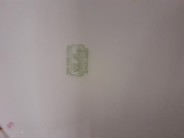 The Shelley mark on the bottom of the plate
