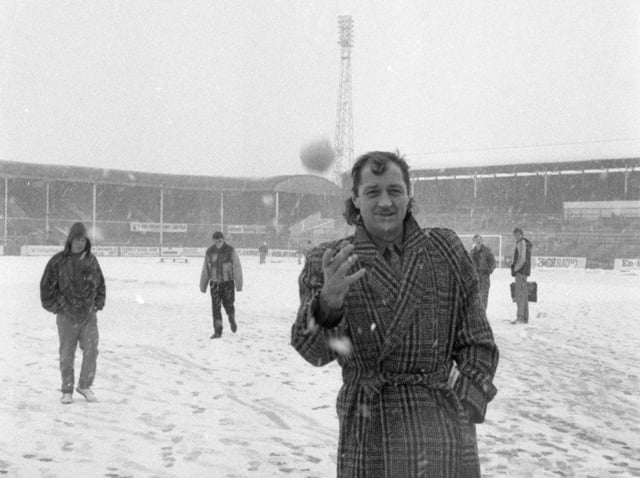 Frank Worthington – snowball in hand – after a game at Deepdale was postponed in March 1987