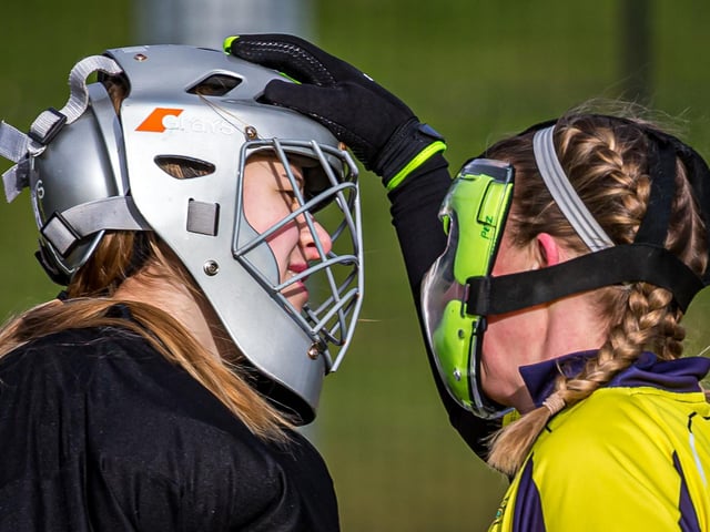 Norton 2nds keeper getting some consolation from team-mate after 7th goal scored by Danby in the 7-0 win for the hosts
Photo by Brian Murfield