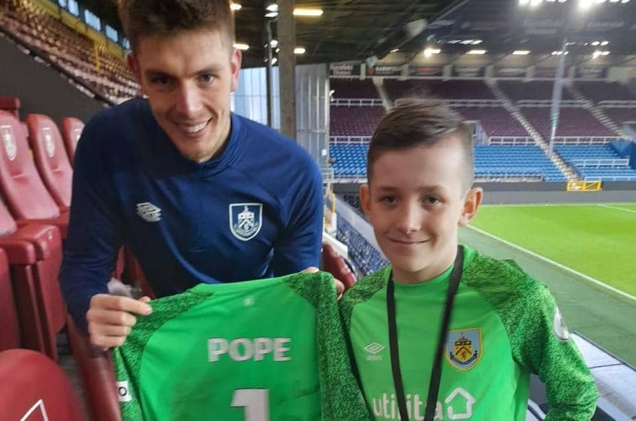 The moment Deacon Gllover met his hero, Burnley FC goalie Nick Pope