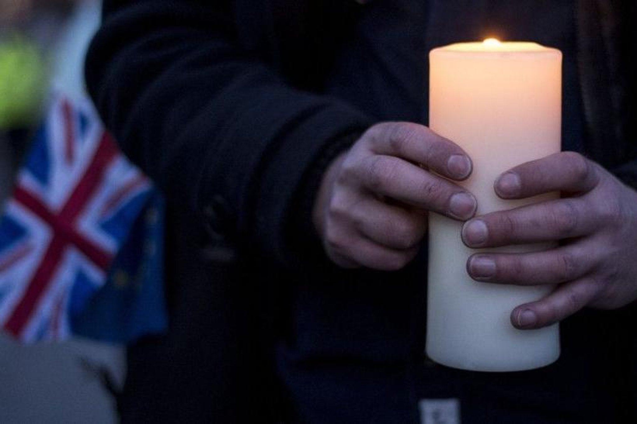 Candle lit vigil to take place at Astley Park in memory of those who died from Covid