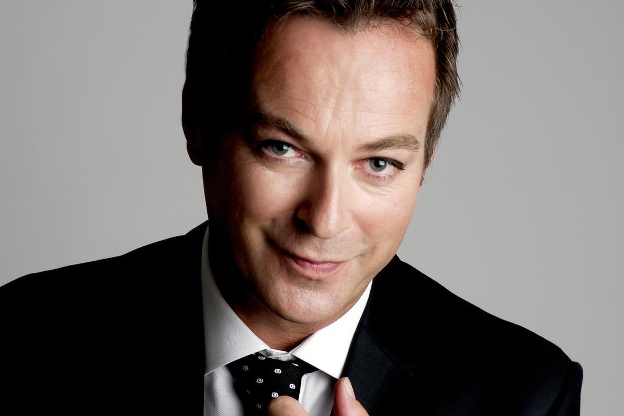 Comedian Julian Clary brings show &#8216;Born to Mince&#8217; to Blackpool