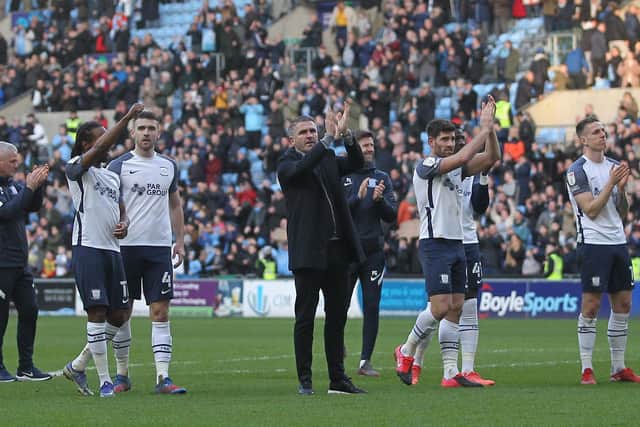 Preston North End manager Ryan Lowe and the PNE players applaud the fans at the final whistle at Coventry