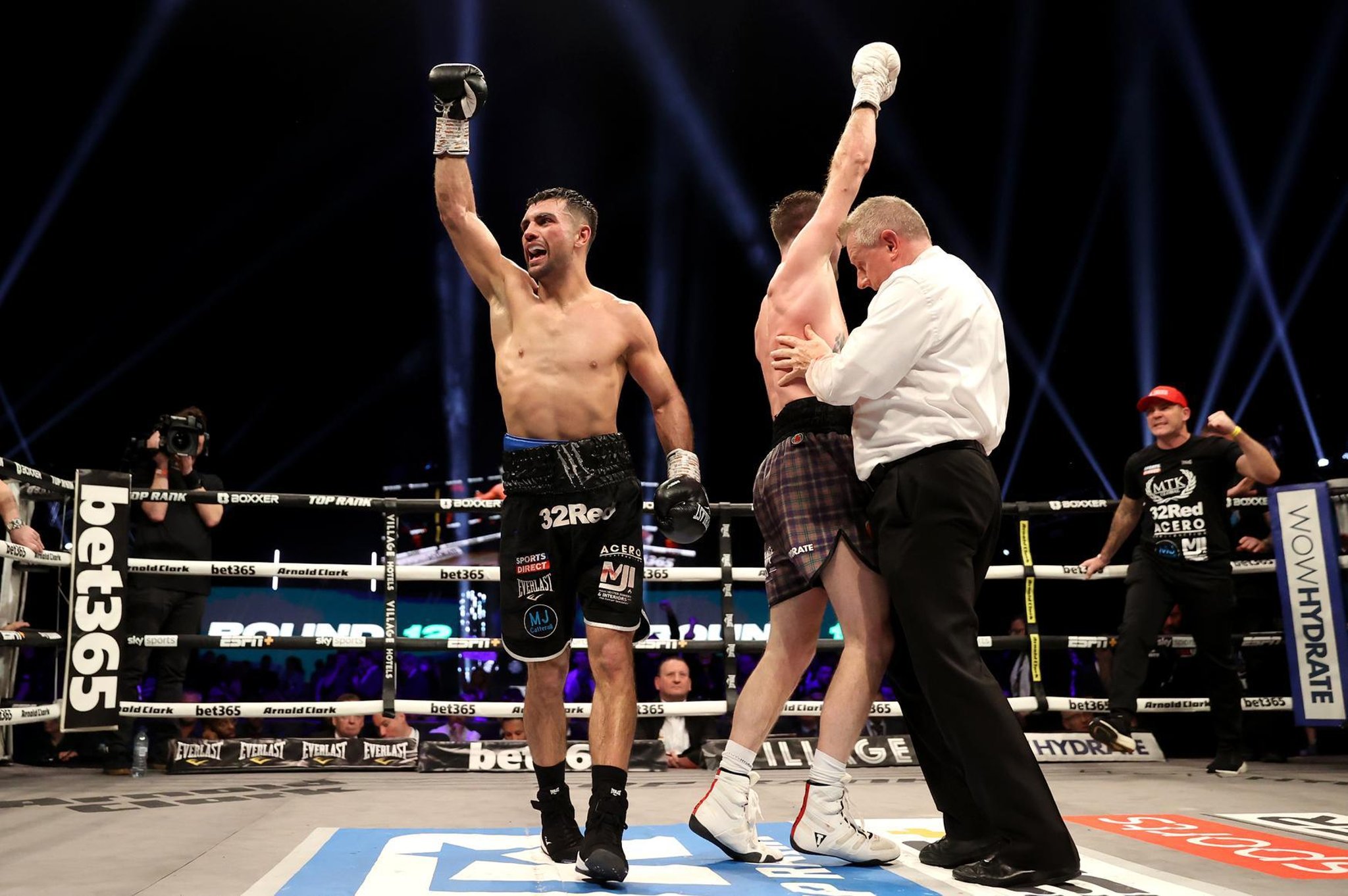 &#8216;Disgusting&#8217;: Furious reaction after Jack Catterall is &#8216;absolutely robbed&#8217; against Josh Taylor