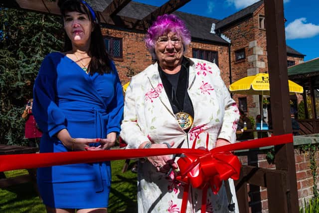 Landlady Anna Marie Andrew and the South Ribble mayor Jane Bell reopen The Dunkirk. Photo: Kelvin Stuttard.