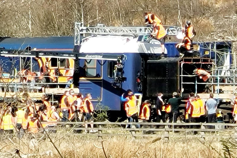 Cruise, whose screen credits include the Top Gun and Jack Reacher films, was seen clambering on top of a carriage while apparently filming a stunt.