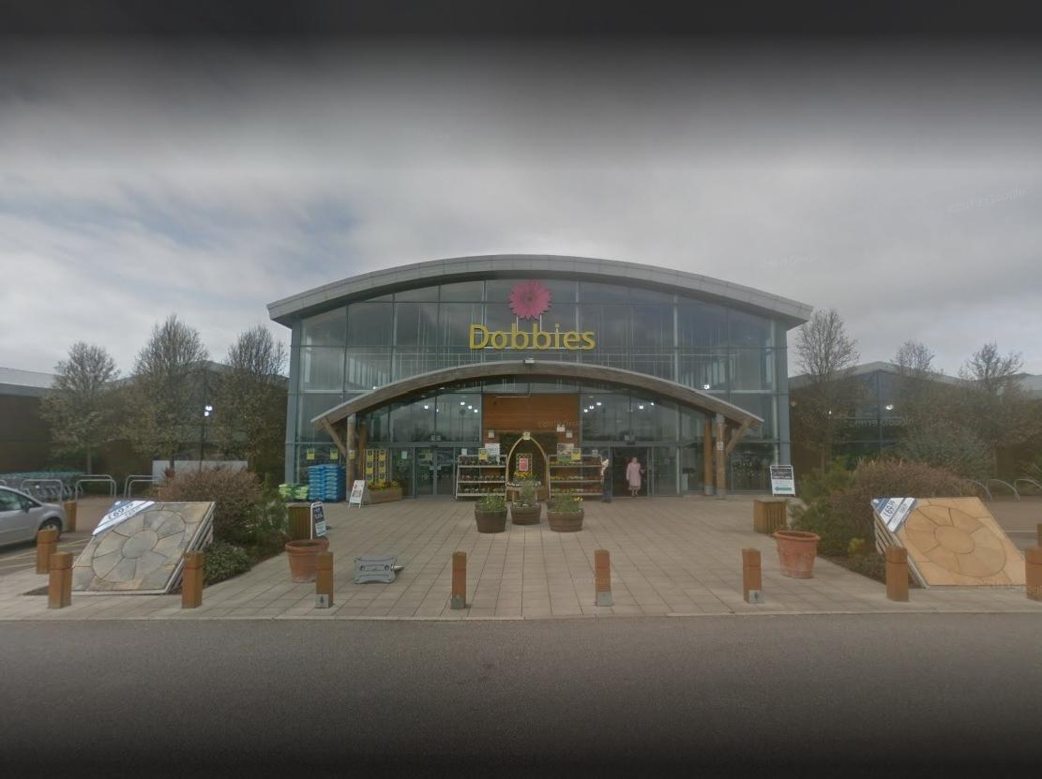 woman gets trapped inside dobbies garden centre for nearly three hours after closing lancashire evening post