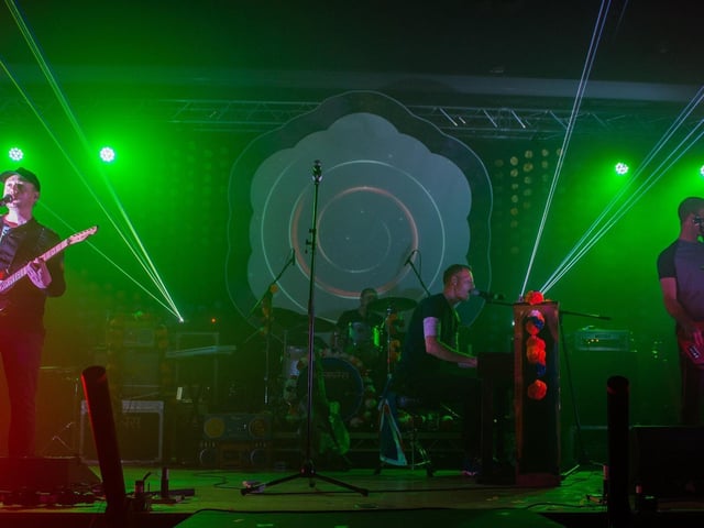 Coldplace tribute band live.