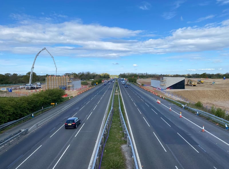 The new Becconsall Bridge will span the M55, connecting the new Junction 2 to the PWDR. It is constructed from 4 pairs of weathering steel girders, each 48m long and 6ft high. The deck will consist of pre-cast concrete planks spanning girder to girder, which will be covered with an in-situ reinforced concrete deck