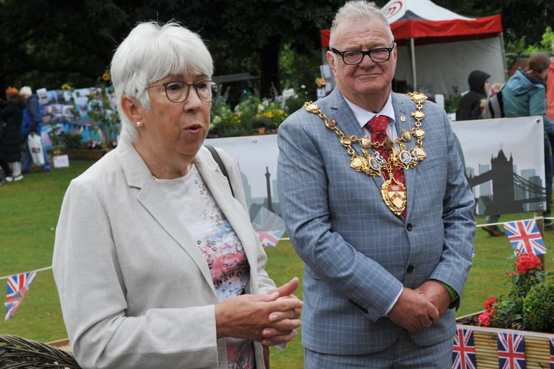 Margaret Lewis, a descendent of Myles Standish, speaks at the unveiling of the Myles Standish Garden and willow sculpture, pictured with Mayor of Chorley Coun Steve Holgate, right.