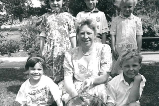 St Pauls School, Alverthorpe. Retirement of teacher Mrs Asquith. Published in the Wakefield Express 5.8.1994.
