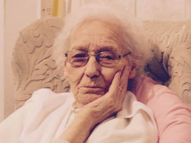 Birthday girl Rose Corbett