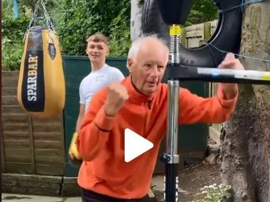 Bob taking on the Sparbar from the clip which went viral around the world.