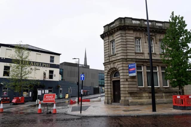 Plans to turn a former bank on the corner of Adelphi Street and Moor Lane into a bar look set for refusal.