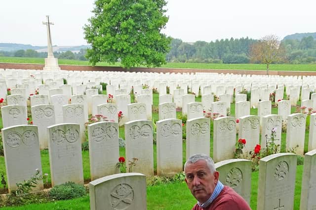 Sir Lindsay Hoyle paying his respects.