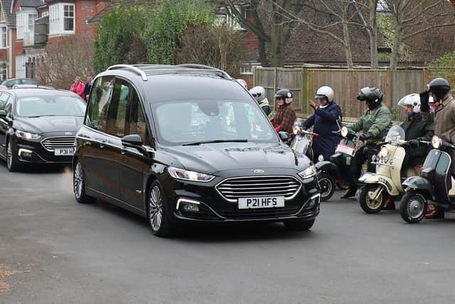 A 12-scooter escort was held through Worthing to remember the life of well-known mod Rob Melville. SUS-220127-115828001