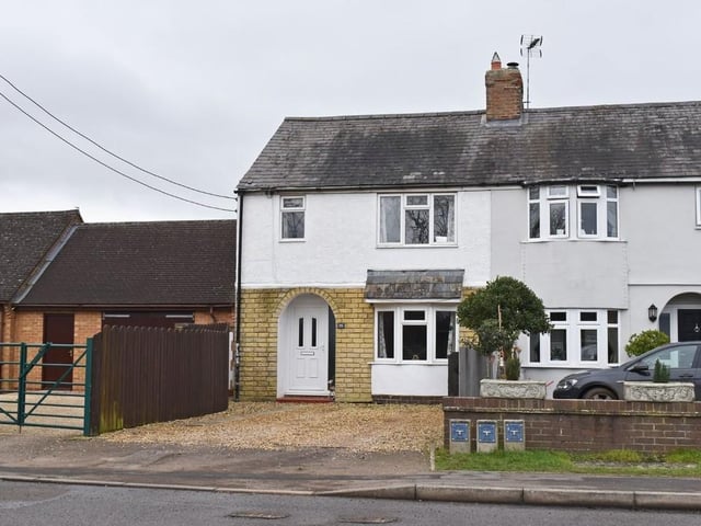 High Street, Silverstone
Offers in Excess of £290,000
Three-bed detached
Jackie Oliver & Co, 01327 611011