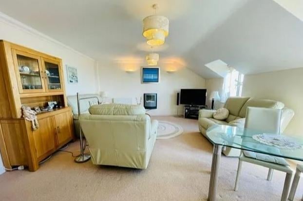 Two bedroom apartement in Chatham Green, Sovereign Harbour, on the market for  £335,000 SUS-220215-092951001