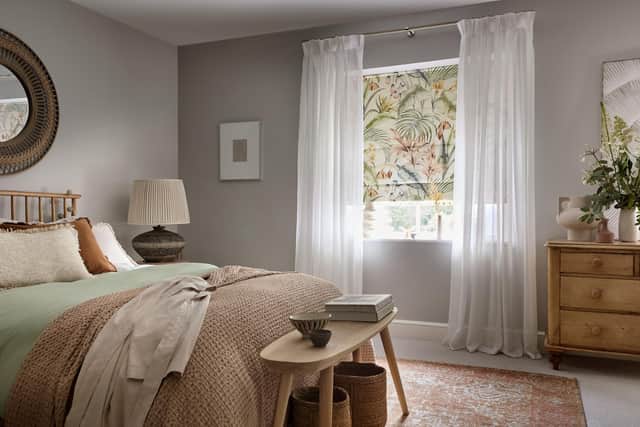 Cedella Sunset Roman Blind and Liana Porcelain Volie Curtain