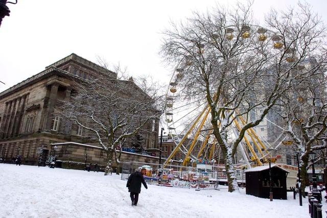 Snow covers Preston's Flag Market and the big wheel outside the Harris Museum and Art Gallery in 2009