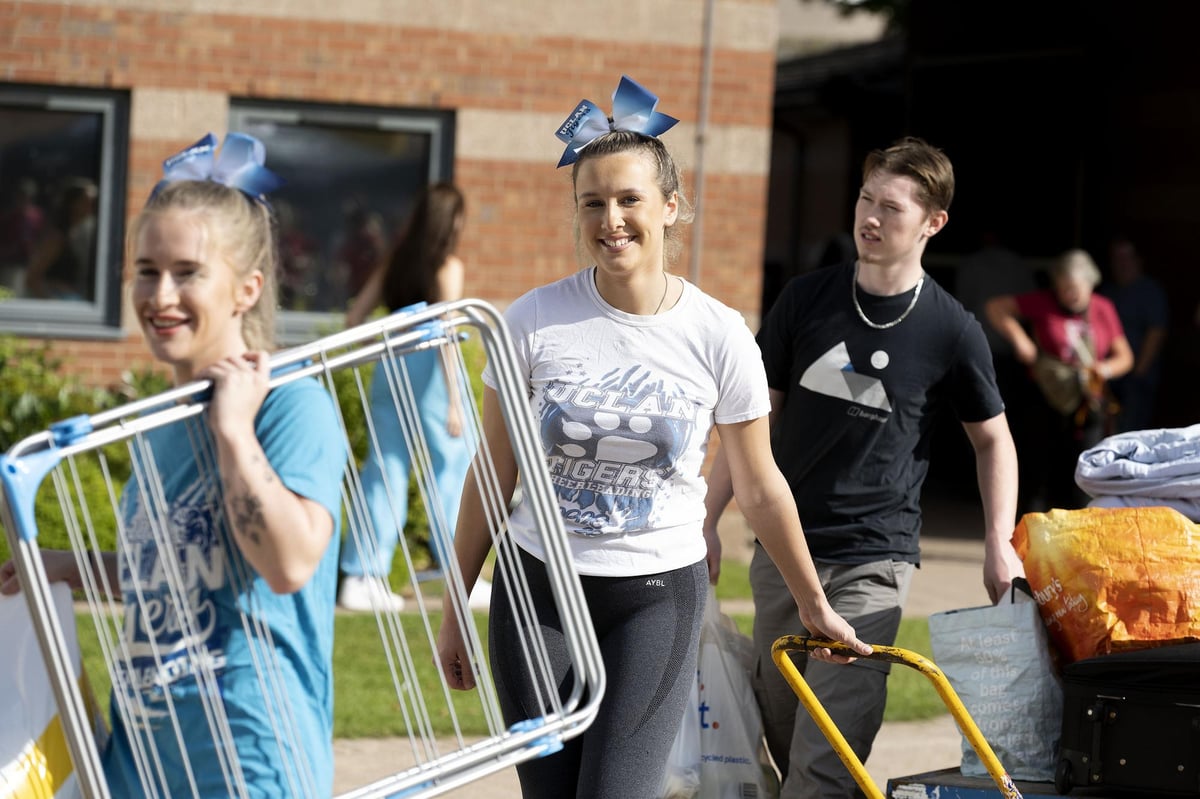 These were the scenes as thousands of students arrive at UCLan for new academic year