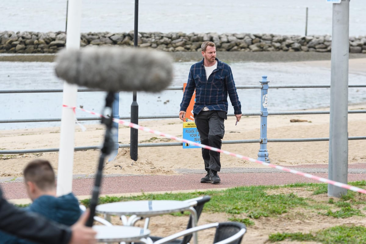 22 pictures as crime drama crews spend day in Morecambe town centre shooting fourth series