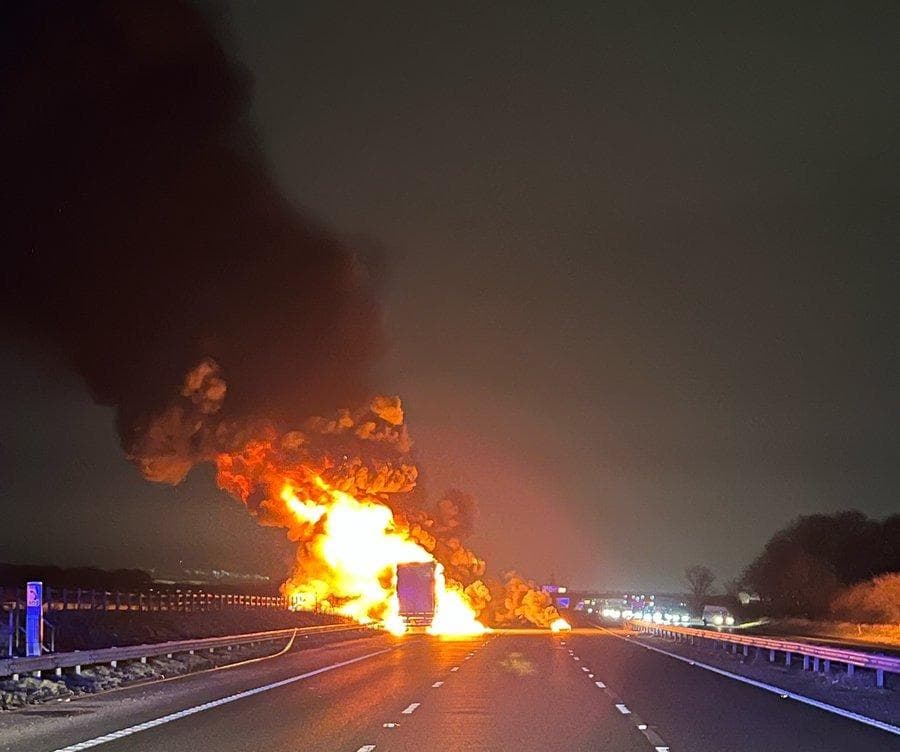 Lorry fire shuts M62 between Merseyside and Cheshire