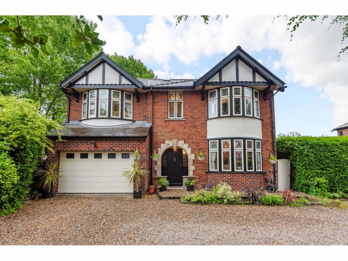 Fantastic classic of a home with garden room boasting its own brick pizza oven yours for £600,000