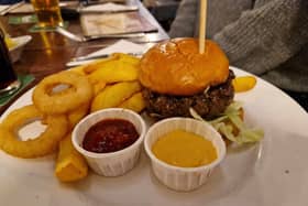 Sue Plunkett reviews The Glen View Inn, Todmorden. This is the Glen View rump burger