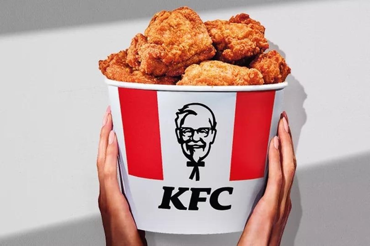 KFC MIGHTY BUCKET For ONE NAKED CHICKEN CHIPS MUKBANG