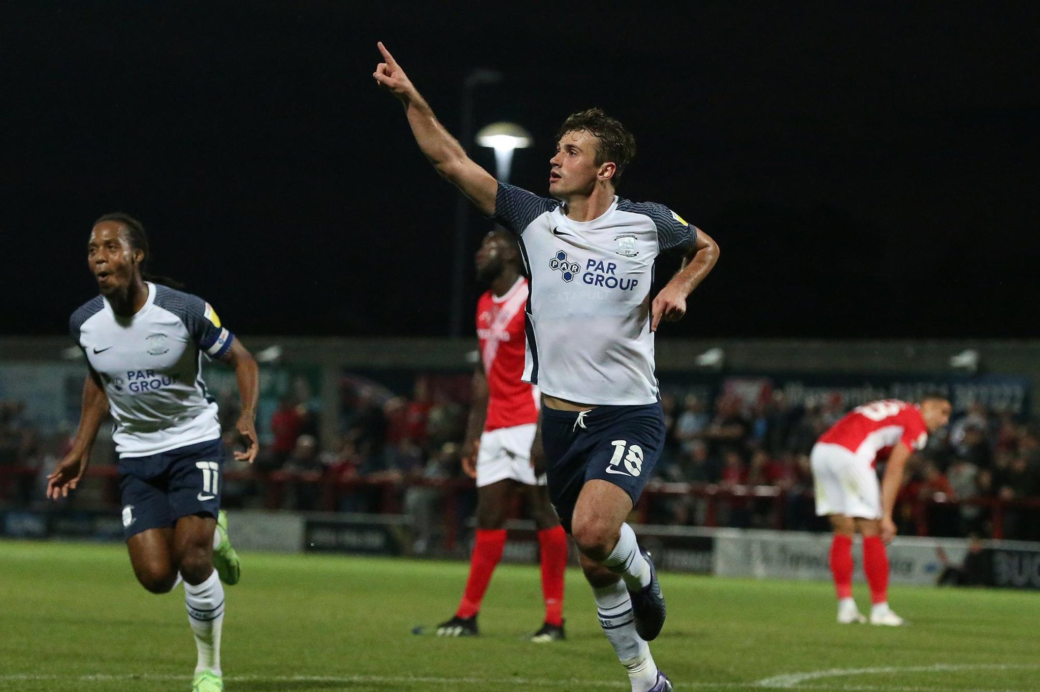Preston North End midfielder sets his sights on full fitness after knee surgery