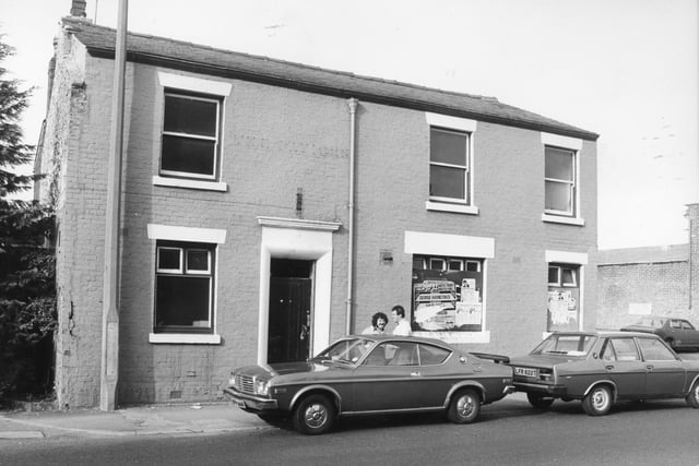 This picture of the former Paviours Arms on Fylde Road was taken in 1983, a year after it was closed in 1982. The entire block this building stood with was demolished in the 1960s, leaving only the pub. After its closure it was used as private accommodation. But it too was eventually demolished in the late 80s or early 90s. A University of Central Lancashire building now occupies the site