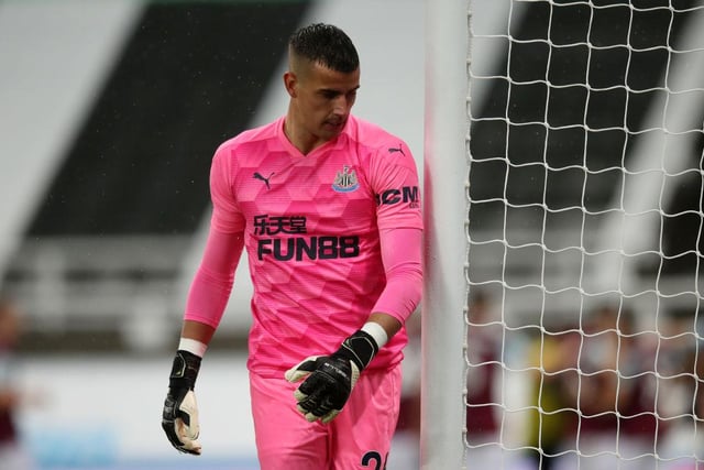 Karl Darlow is expected to be fit for Newcastle’s clash with Wolves this weekend amid fears he might have picked up a long-term injury last Saturday. (Daily Mail)