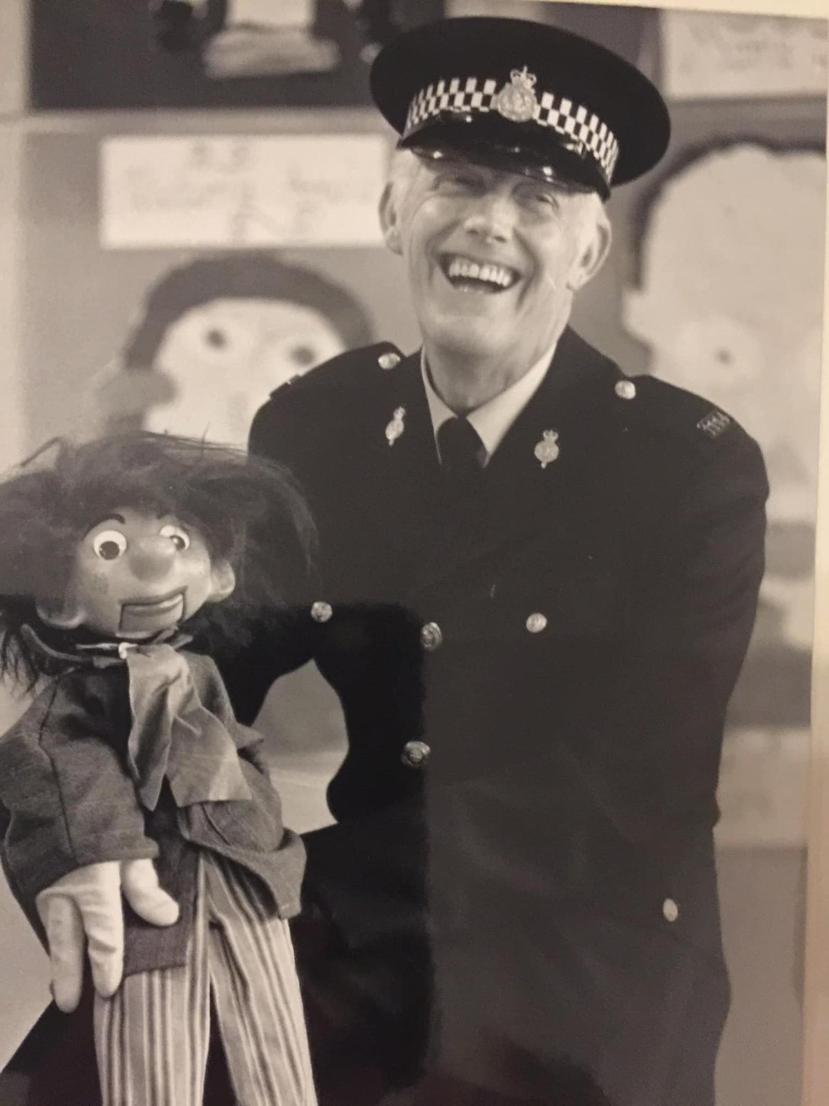 "What a man, what a legend": Tributes to puppeteering Penwortham policeman ‘PC Pickles’ who has died aged 87