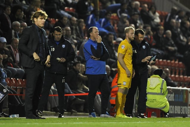 Preston North End manager Simon Grayson looks on as Tom Clarke comes on as substitute.