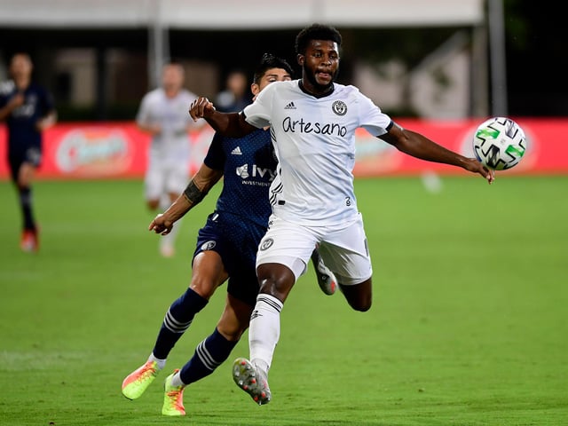 Philadelphia Union defender Mark McKenzie hasn't ruled out a move to Celtic despite being advised to avoid Scotlan (Daily Record)