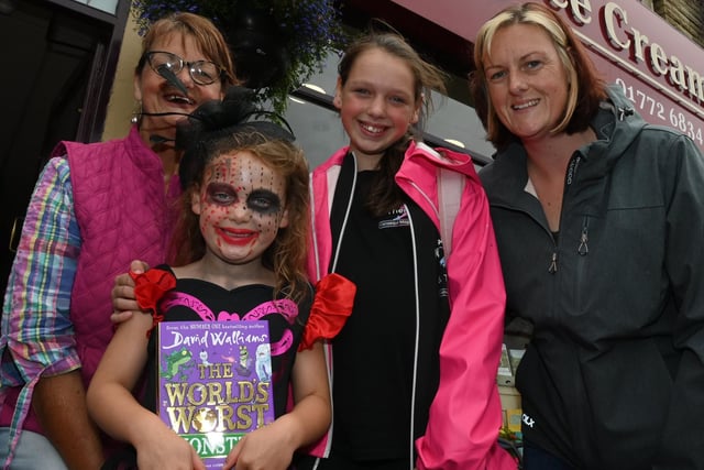 LANCASHIRE POST - BLACKPOOL - 15-07-23  Celebrity, comedian and children's author David Walliams promotes his new book, The World's Worst Monsters, at Book Bean and Ice Cream, Kirkham, where he met excited fans and their parents, signed booked and posed for photographs.