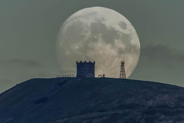 Moonrise - Riv Pike (C) Lee Mansfield