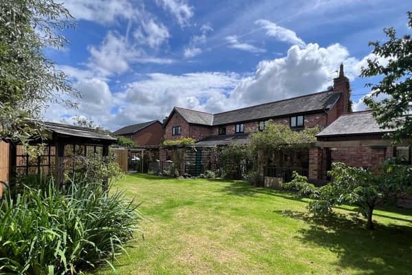 Chapel Lane, Longton, Preston, PR4 (Credit: Lawrence Rooney Estate Agents)