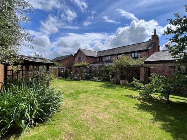 Chapel Lane, Longton, Preston, PR4 (Credit: Lawrence Rooney Estate Agents)