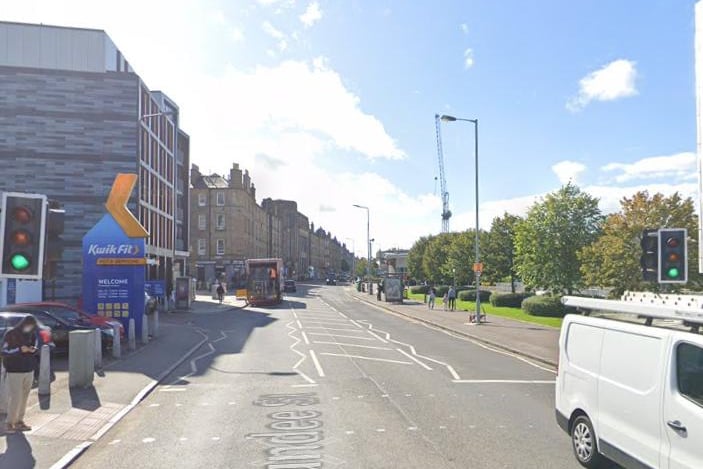 Dundee Street, at Drysdale Road, will see three-way temporary lights between 05/06/21 and 06/06/21.