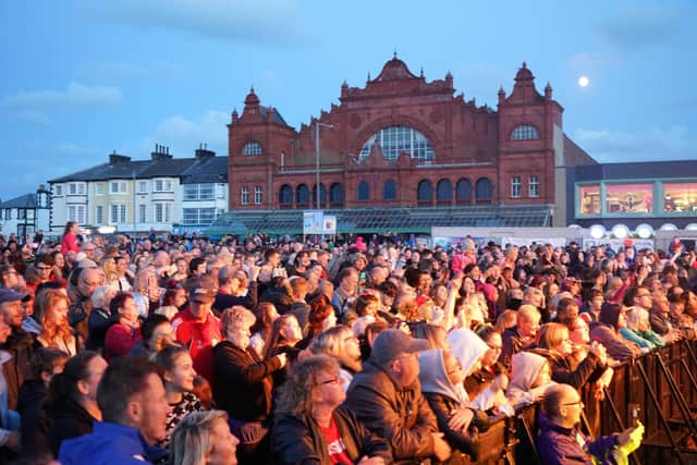 Huge MC19 crowd gather for the Main Stage. Picture by David Forrest. 