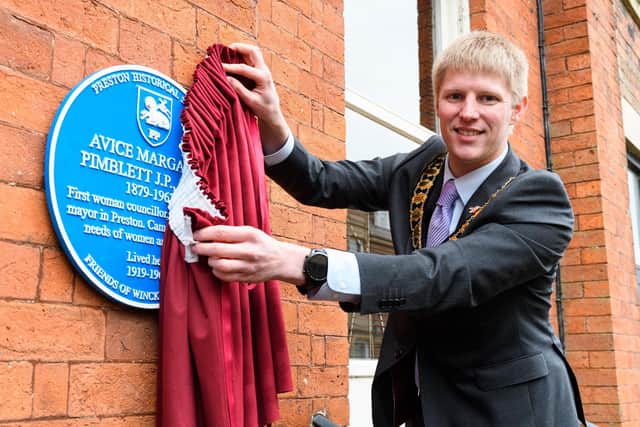 The Mayor of Preston Neil Derby unveils the blue plaque  for Avice Margaret Pimblett OBE. Photo: Kelvin Stuttard