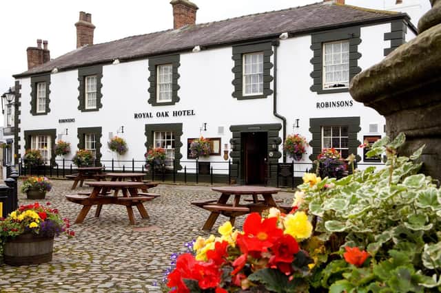 The Royal Oak is a hotel, pub and restaurant located on 52 Market Place in Garstang. They are a family run business that offers traditional British dishes.