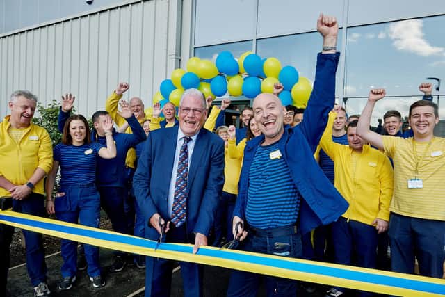 New store opening. IKEA Preston - Kitchens.
Pictured, Ribbon Cutting. David Borrow, Exc Member for Development and David Holland, interior designer for the new store.
© Victor De Jesus/UNP