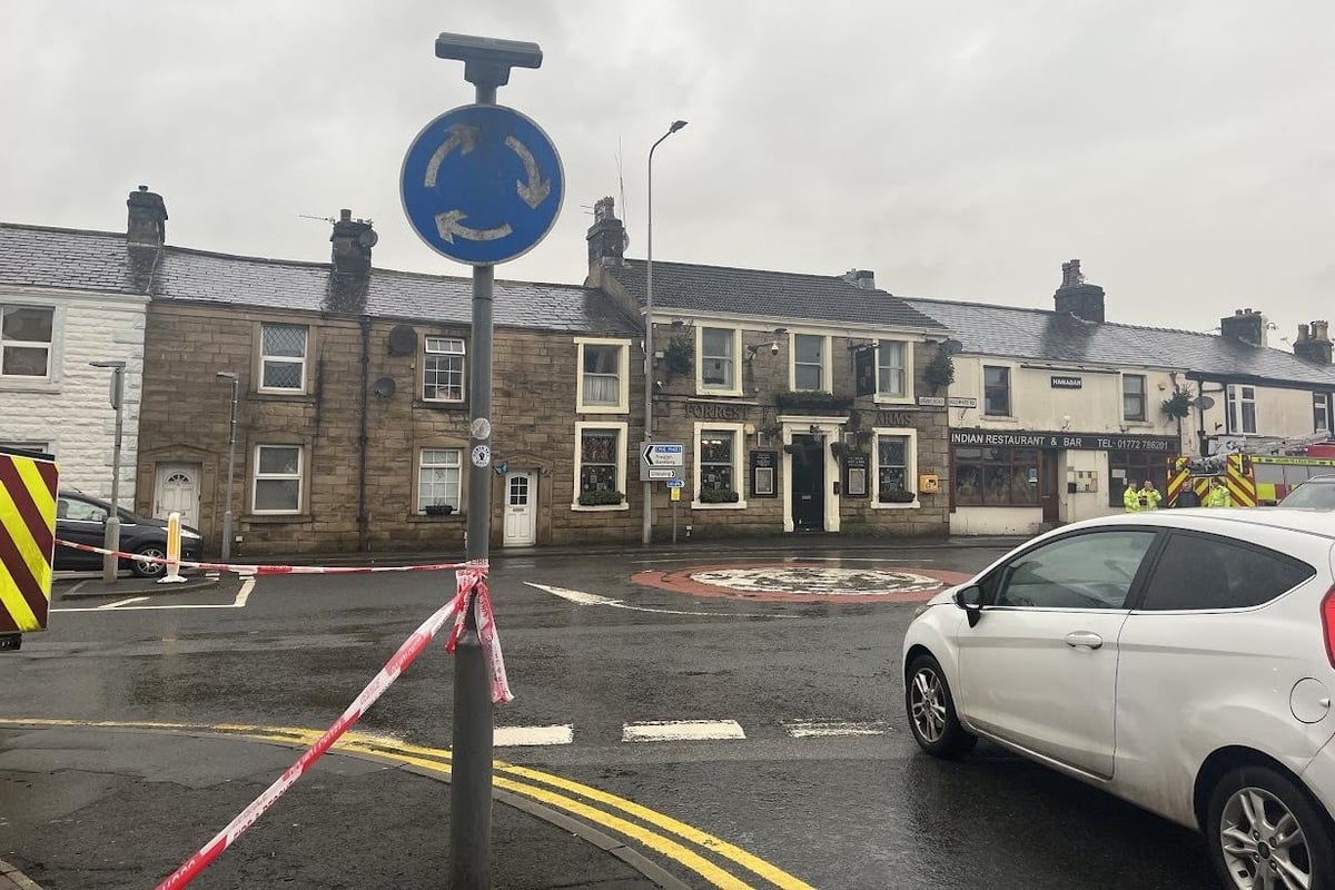 Longridge road closed after milk tanker topples lamppost in Berry Lane