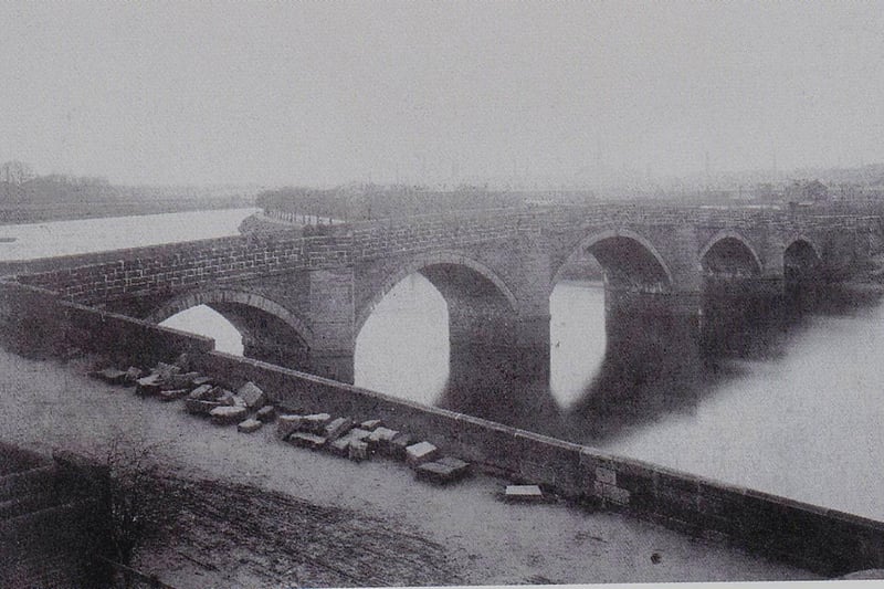 Old Penwortham Bridge, Preston c.1863, opened 1759.
Taken from Penwortham, looking towards Broadgate and Preston.