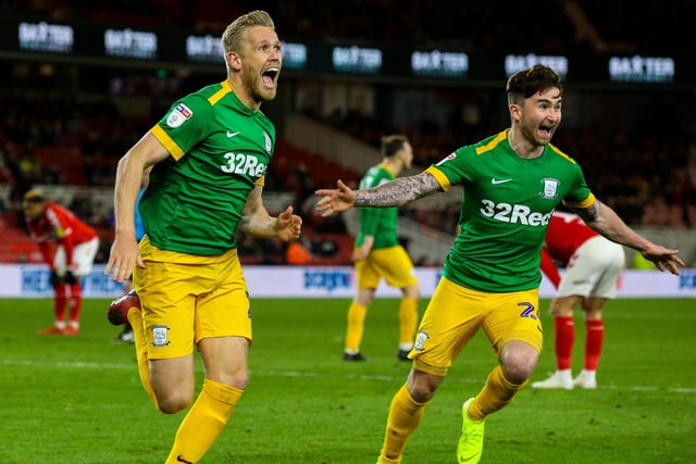 Preston North End's Jayden Stockley celebrates scoring the winning goal with Sean Maguire.