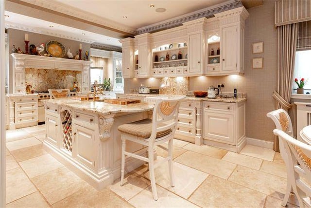 Kitchen table, perfect place to sit and eat your morning cereal.